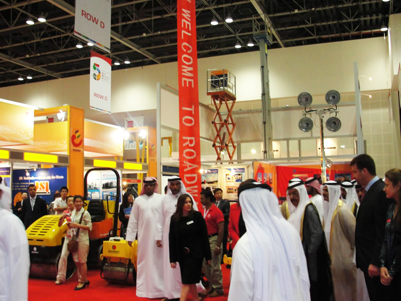 Warmly welcome the Crown Prince of Dubai and his party to visit our company's booth