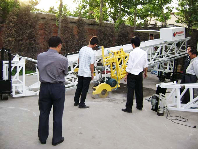 Warm congratulations to the company's self-developed automatic truss channel cutting machine successfully passed the acceptance