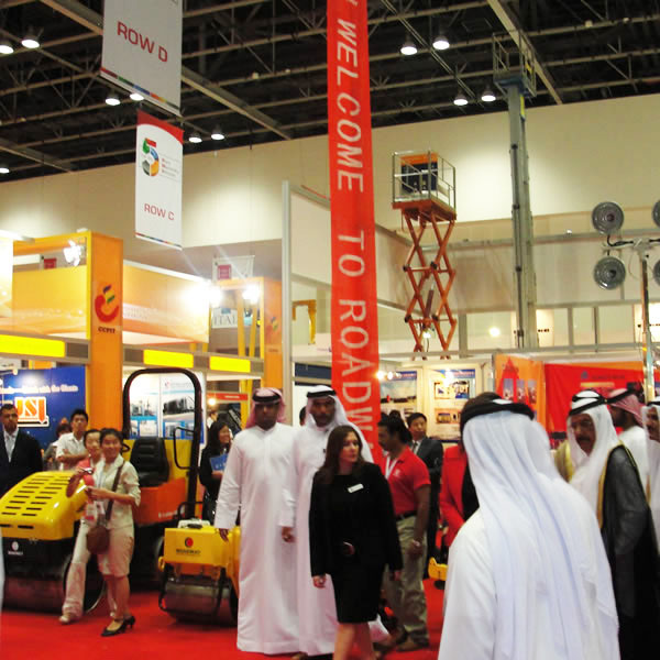 Welcome the Prince of Dubai visit our company's booth